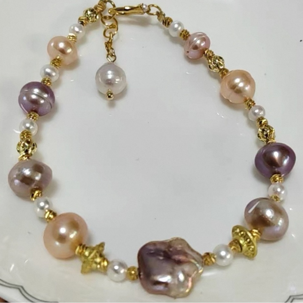 Genuine Pearl and Gold Bracelet